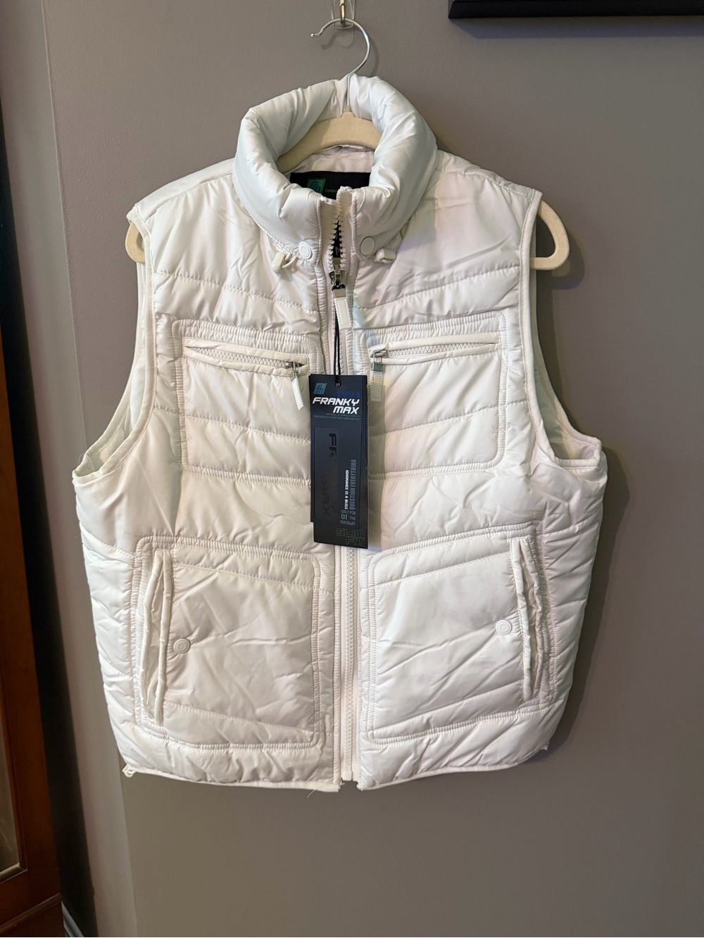 NWT. Franky Max Women's Quilted Puffer Vest. Medium